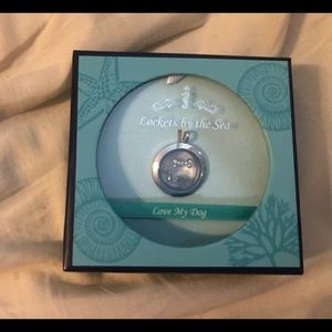NEW I love my dog locket 🐾🐾💕bnib